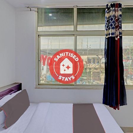 Oyo 81168 Collection O Dwarka Mor Nuova Delhi Esterno foto