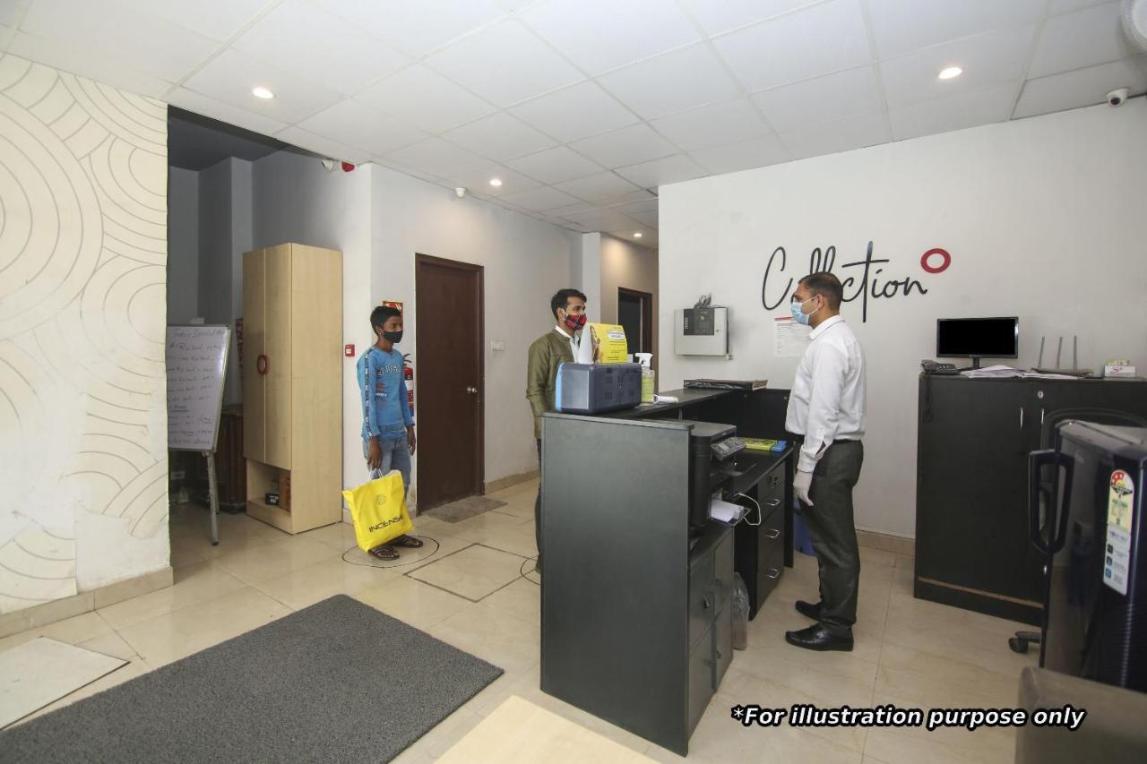 Oyo 81168 Collection O Dwarka Mor Nuova Delhi Esterno foto