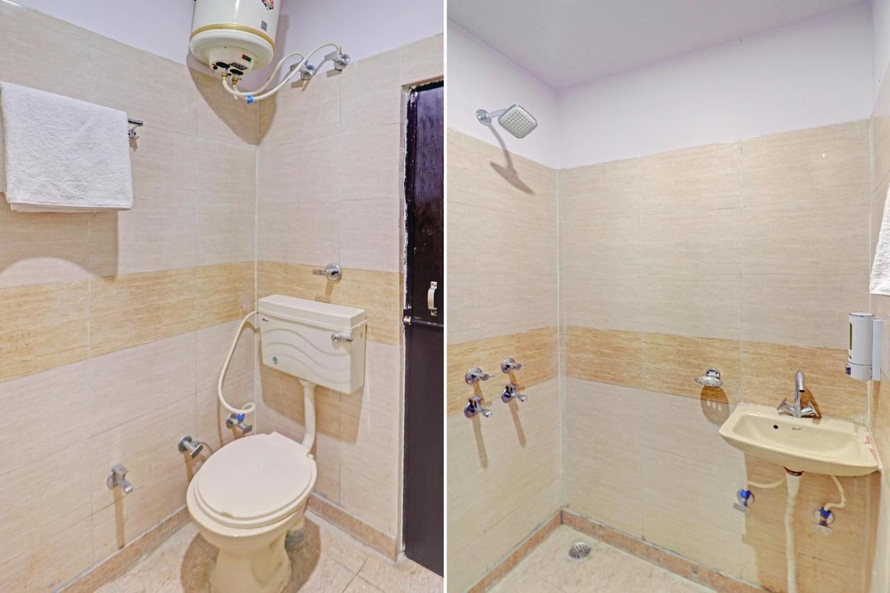 Oyo 81168 Collection O Dwarka Mor Nuova Delhi Esterno foto